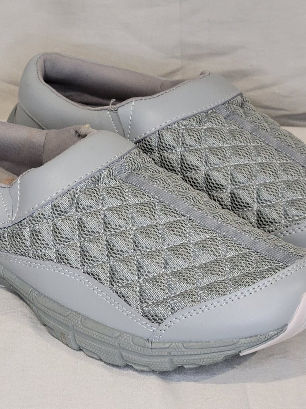 Women's Lightweight Casual Slip-On Shoes Mushrooms
